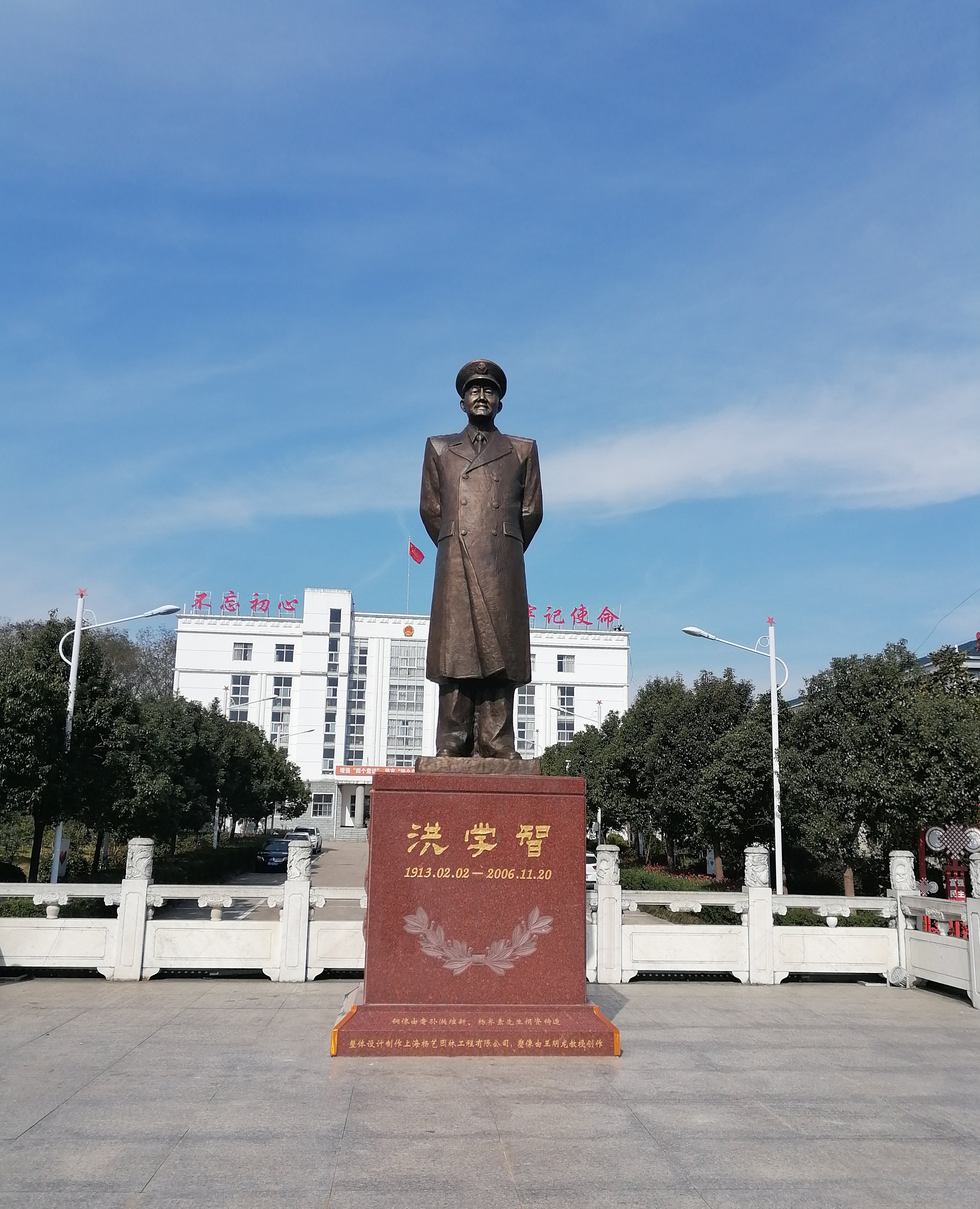 墓园铜韵，不朽的人文记忆